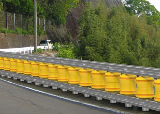 購入 倉庫や環境に最適な、表面実装型EVA充填ローラーガードレール SBグレード衝撃吸収安全バリア online manufacture