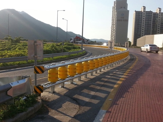 購入 Long-Lasting Road Protection Roller Crash Barrier with JT/T281-2007 Standard and 3.5 Mm Thickness online manufacture