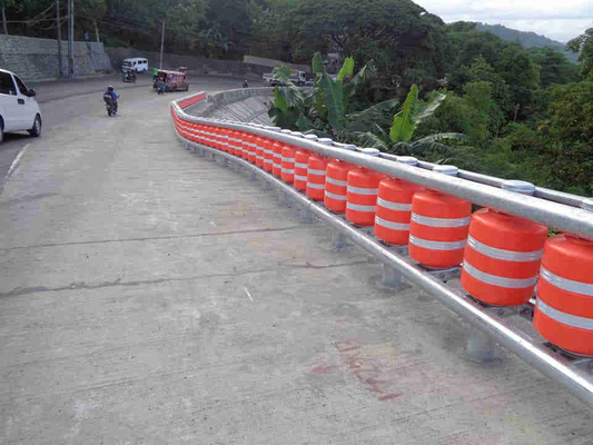 防腐高速道路安全ガードレールロール形成機械