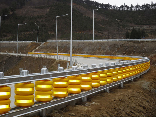 お買い得 Diameter 245 350 Mm Roller Size Highway Roller Barrier Featuring 10 Years Lifetime and 300 Meters day Output for Traffic Control オンライン