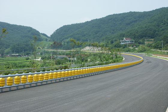 お買い得 カスタマイズされた許可されたローリングバリア 護線網格 50x200mm サイズ 堅牢な安全とサイトアクセス制御を提供するために設計 オンライン