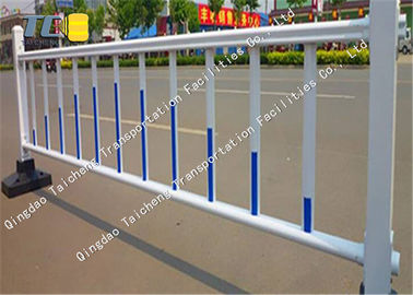 Good price 熱いすくいの道路交通の安全のための電流を通された路傍の塀の鋼管のコンクリート オンライン