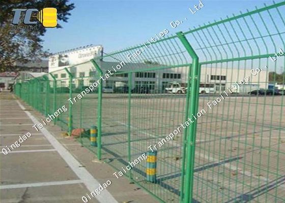 Good price 有刺鉄線の牛は高い抗張に溶接された歪んだ保証有刺鉄線の囲を囲う オンライン