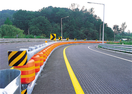 Good price PUの交通保護のための物質的な高速道路の安全性のローラーの障壁 オンライン