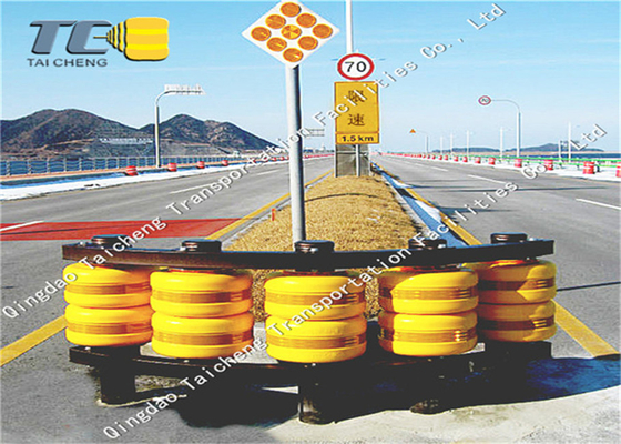 Good price 黄色いエヴァの物質的な高速道路の安全性のローラーの障壁のISO標準 オンライン