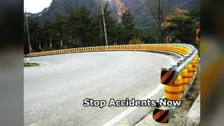 交通安全ローラーバリアが車両を保護